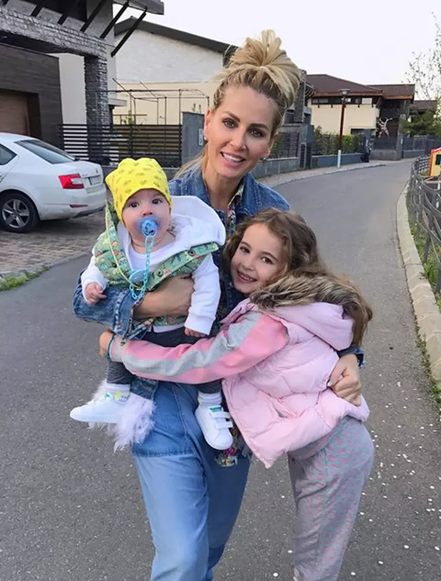 VIDEO EXCLUSIV/ Fiica Andreei Bănică își bagă mereu părinții la cheltuială. ”Deja m-a depășit”