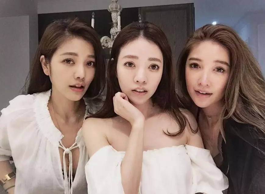 Femeile care au oprit timpul în loc: Arată ca niște adolescente, iar vârsta lor reală provoacă uimire