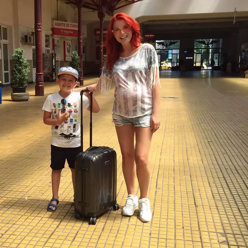 Strategie cu rezultate garantate! Elena Gheorghe a dezvăluit cum l-a apropiat pe fiul ei, de surioara nenăscută