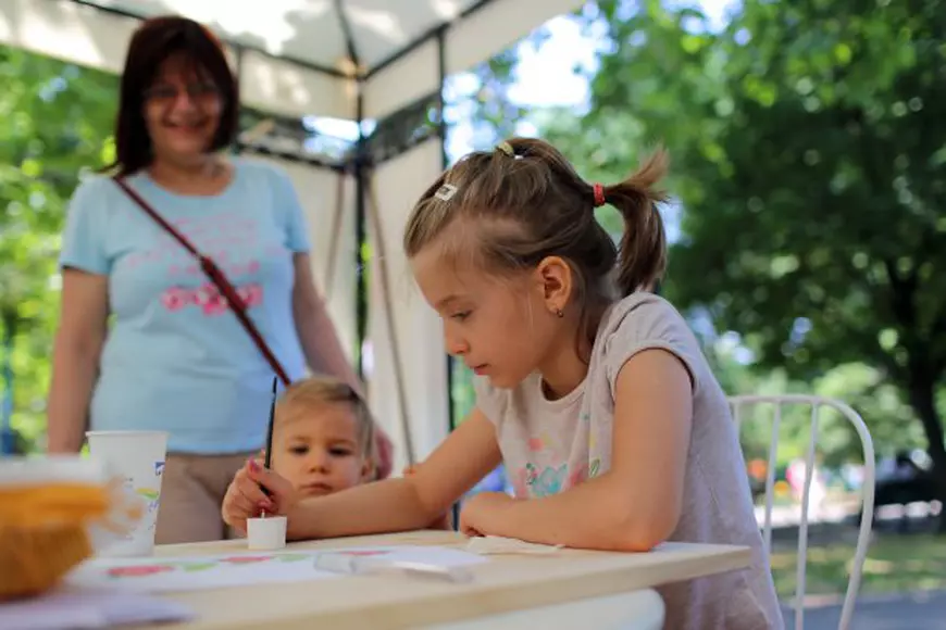 ”Ziua Universală a Iei” a început cu o mai devreme la București, spre bucuria copiilor