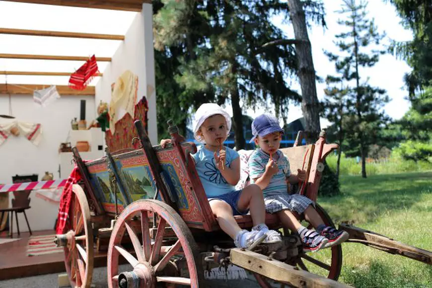 ”Ziua Universală a Iei” a început cu o mai devreme la București, spre bucuria copiilor