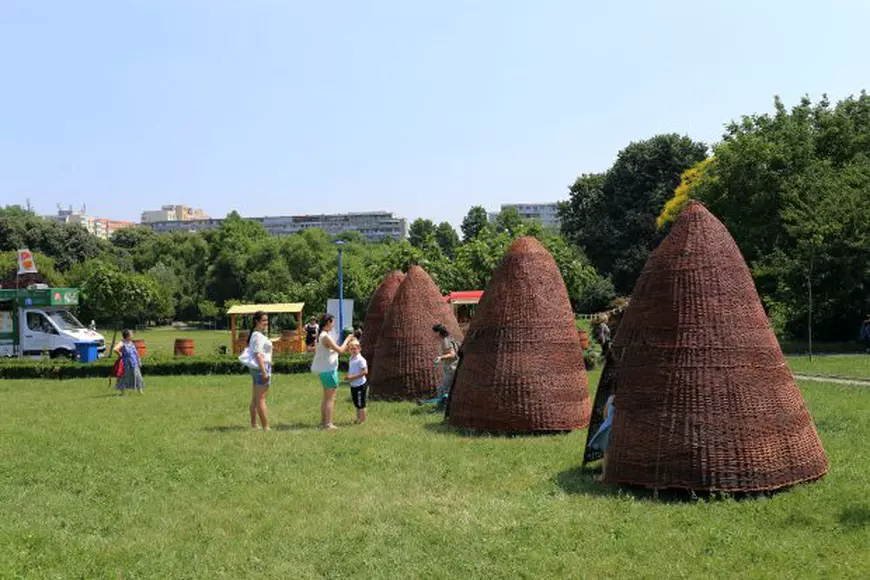 ”Ziua Universală a Iei” a început cu o mai devreme la București, spre bucuria copiilor