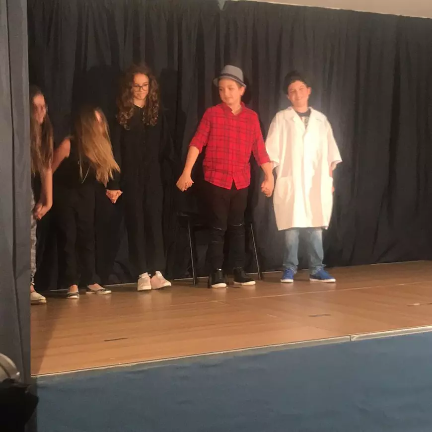 VIDEO EXCLUSIV/ Fiul Geaninei Ilieș a descoperit capsula timpului. Peste 20 de ani se vede actor de Oscar la Hollywood