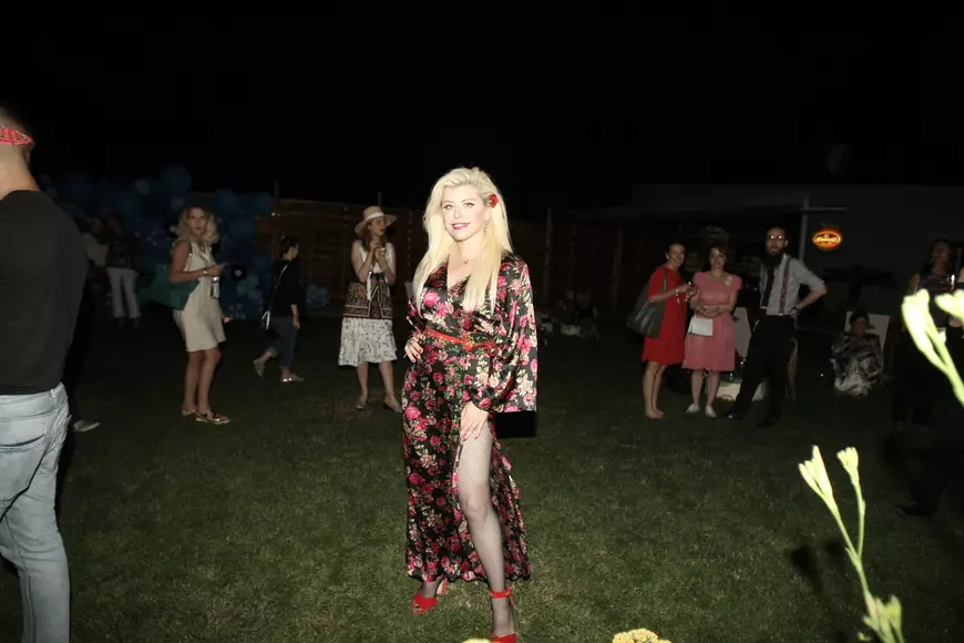 VIDEO EXCLUSIV/ Loredana crede într-o colaborare cu Iulia Vântur. «Eram chiar în India când și-a lansat un single»