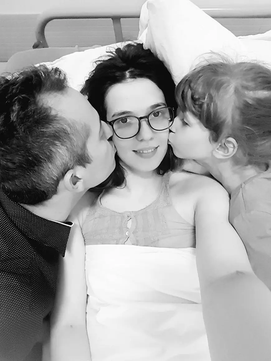 Magda Coman, cunoscutul model în scaun cu rotile a avut un accident. Operată de urgență