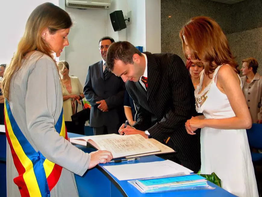 Cum arăta Mihai Morar la cununia civilă. Au trecut 11 ani de atunci