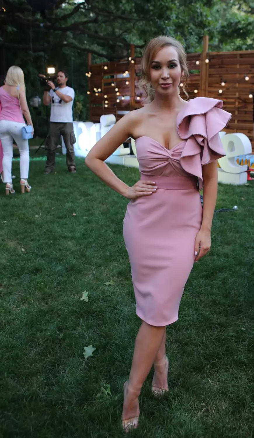 VIDEO EXCLUSIV/ Motivul pentru care Xonia evită soarele: ”Țin mult la tenul meu”