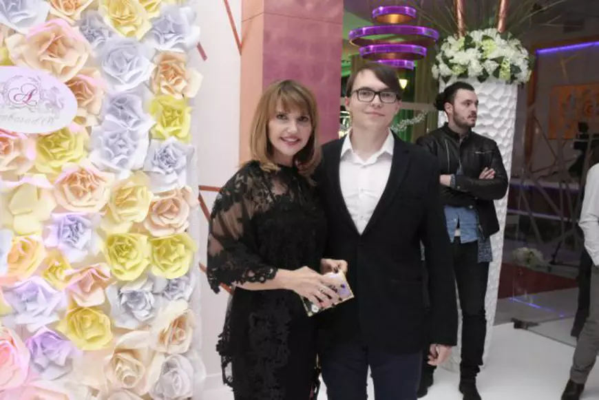 VIDEO EXCLUSIV/ Marina Almășan dă de înțeles că fiul său nu mai primește pensie alimentară de la Victor Socaciu, tatăl lui. ”Câteodată mai vorbesc la telefon!”