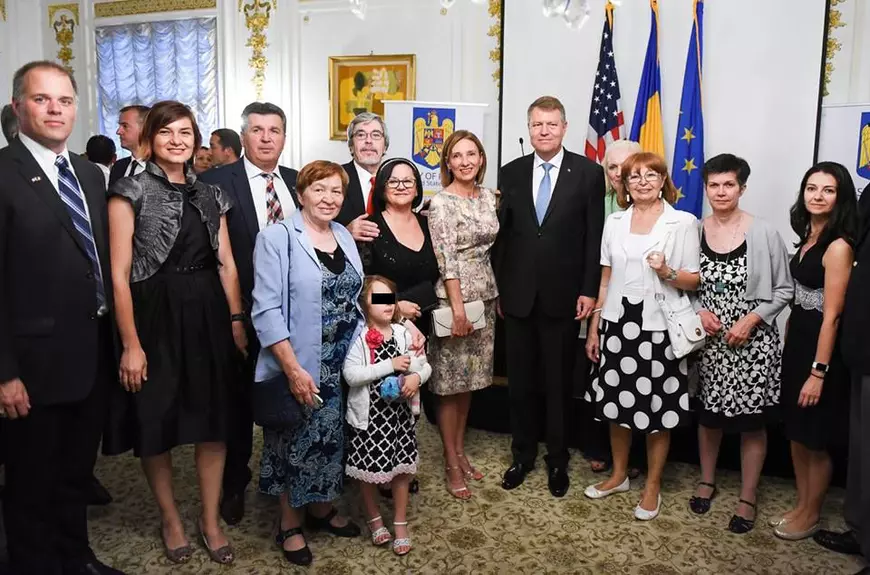 FOTO/ Primele imagini cu Carmen Iohannis în SUA. Ce ținută a purtat soția președintelui la întâlnirea cu românii
