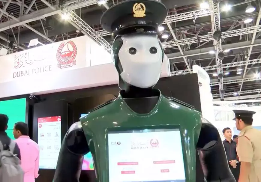 Robo-cop pe străzile din Dubai