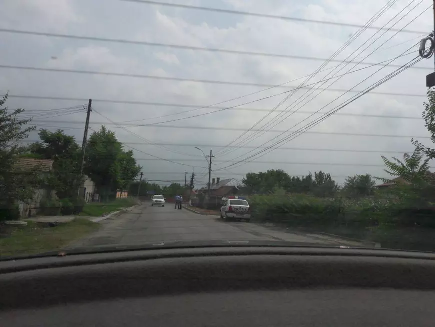 UPDATE. Denisa Manelista, înmormântată astăzi, în zi de sărbătoare. Sicriul a fost coborât în groapă | VIDEO