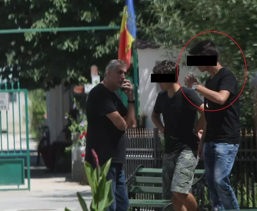 EXCLUSIV/ Claudiu Pițigoi a venit la priveghi, încă de la primele ore ale dimineții. Fostul voleibalist a fost în trecut operat pe cord și la coloană. Apropiații se tem și pentru soțul Marinei Scupra!