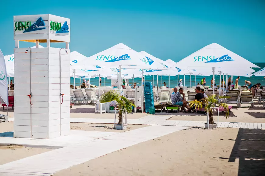 (P) Bucurați-vă de soare pe plaja Sensiblu!