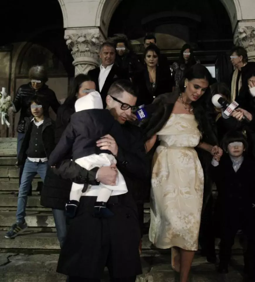 FOTO EXCLUSIV/ Anca Serea și Adi Sînă i-au tăiat moțul lui Moise. „Ar fi frumos să fie și un preot în familie”