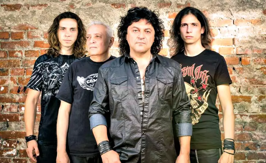 EXCLUSIV/ Proiectul lor nu mai este... Compact! Liderul Paul Ciuci l-a zburat din trupă pe cel mai vechi membru care l-a acuzat că-i ”arde” la bani