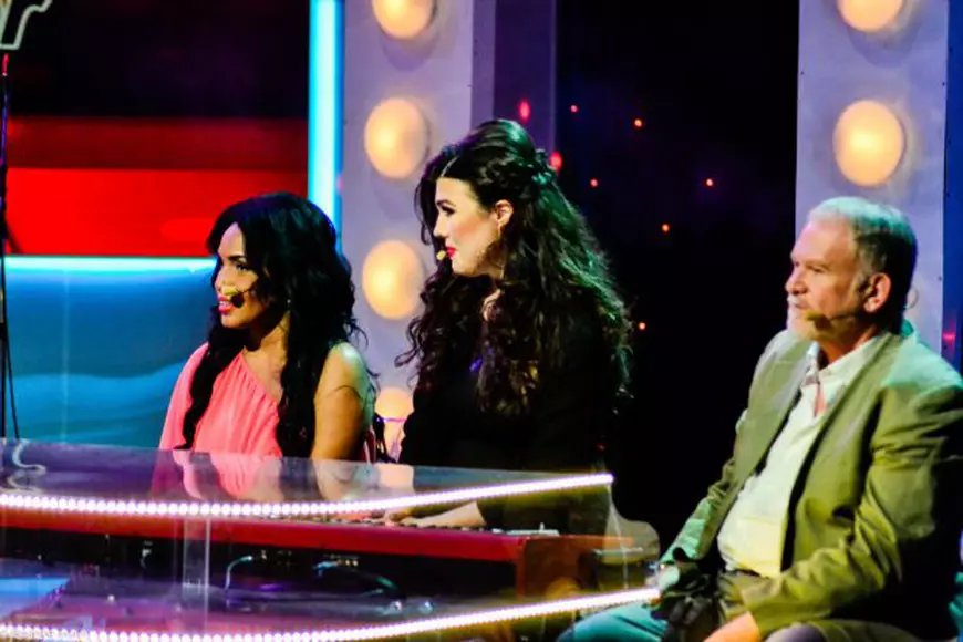 Duelul pianelor, în căutarea celor mai talentaţi interpreţi de karaoke