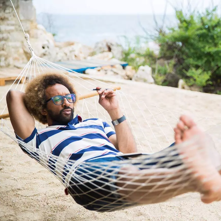 VIDEO EXCLUSIV/ La mai bine de trei ani de când s-au luat la bătaie pe platourile de filmare, Liviu Vârciu îl taxează pe Kamara. ”Nu știu cine e!”