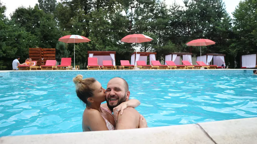 FOTO EXCLUSIV/ Lora a avut parte de surprize-surprize la aniversarea a 35 de ani. «Este prima petrecere de ziua mea pe care nu o organizez eu»