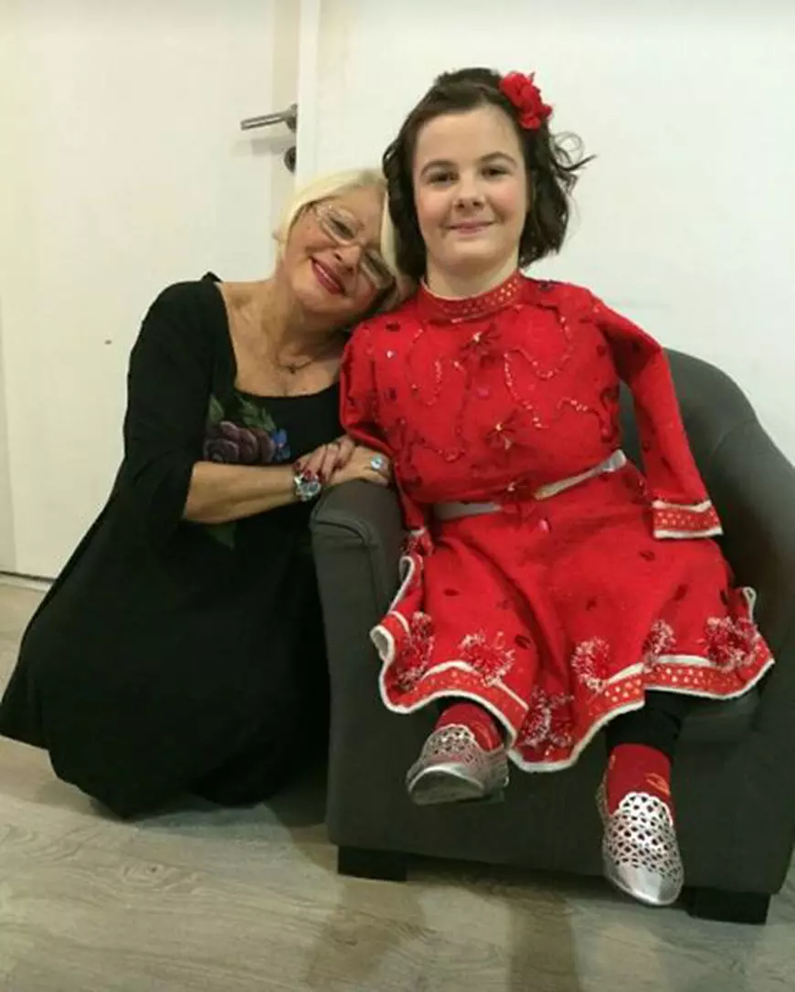Lorelai Moșneguțu, fata fără mâini care cântă la pian, apărată de Mirabela Dauer. "Mi s-a zburlit sufletul de mânie și de revoltă"