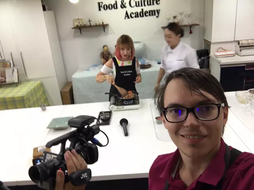 Marina Almășan ia lecții de gătit. La specializare în Corea de Sud | FOTO