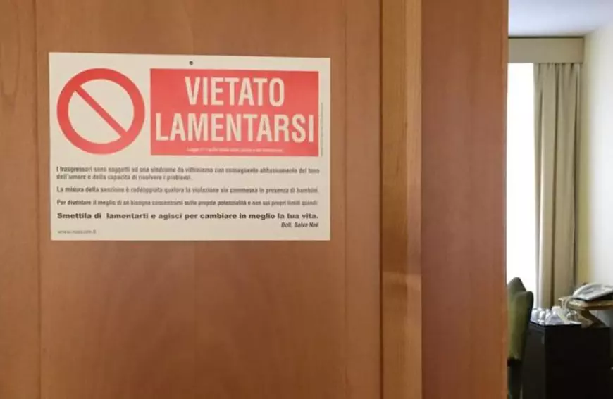 Ce semn și-a pus Papa Francisc pe ușă. Îndemnul suveranului pontif a surprins pe toată lumea