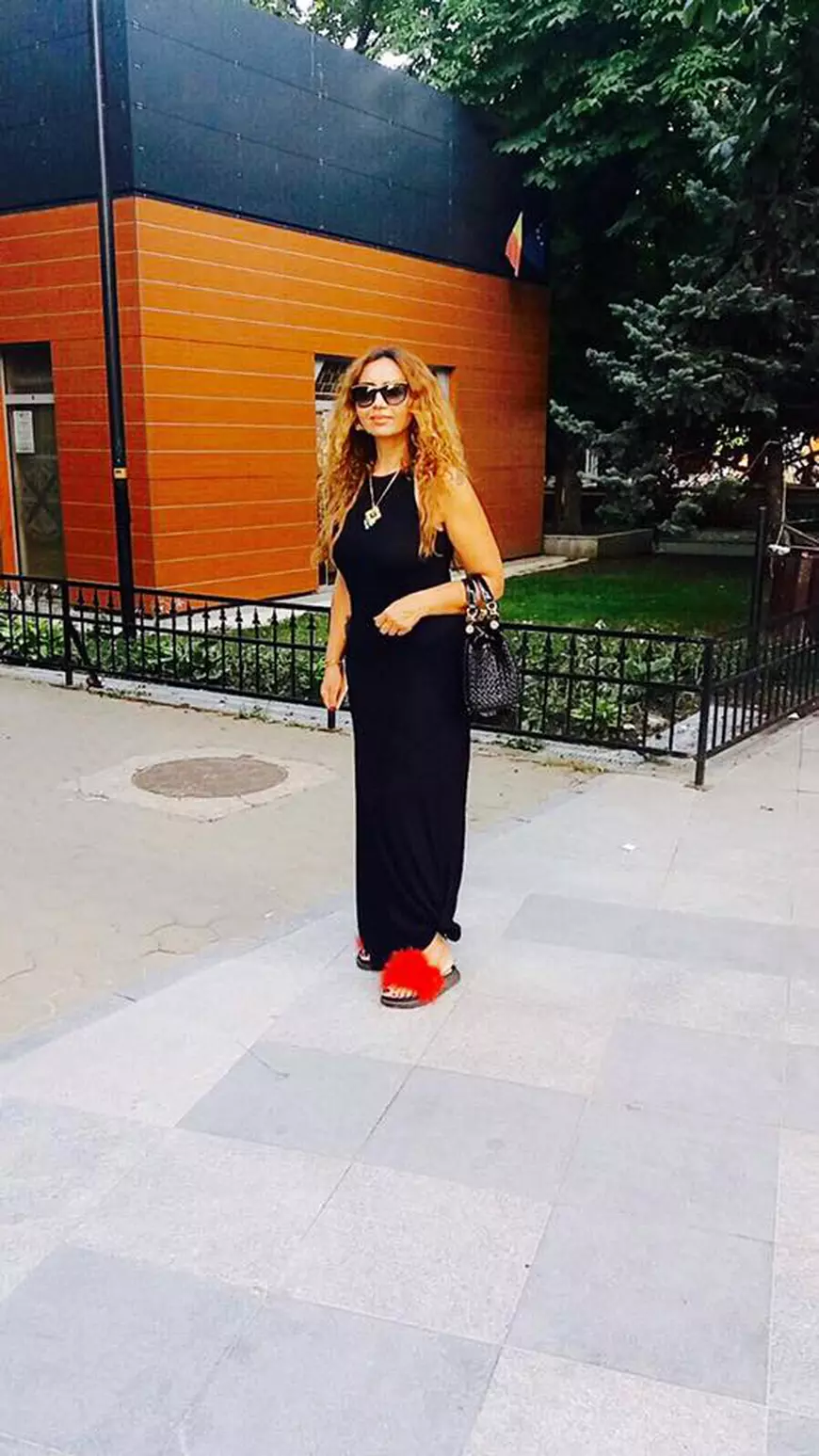 Narcisa Guță și-a dat gata fanii cu noul look. Ce i-au transmis aceștia după ce au văzut-o