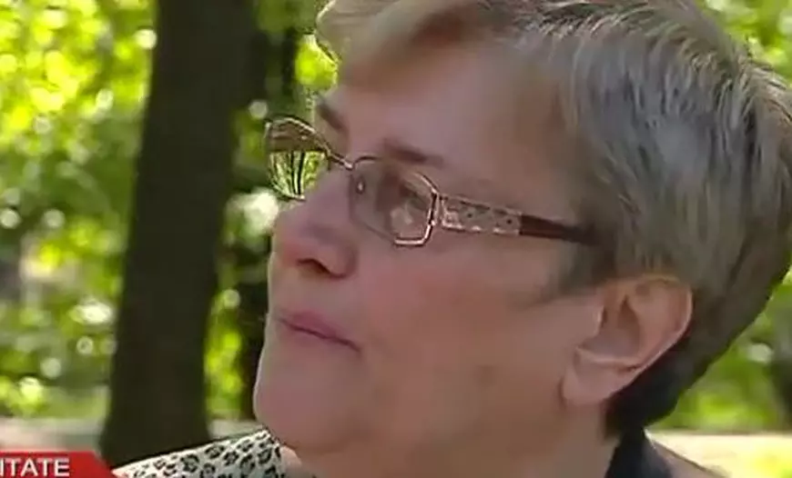 Detalii neștiute din prima căsnicie a Adrianei Bahmuțeanu. S-a măritat la 18 ani și a fost ținută în facultate de fosta soacră