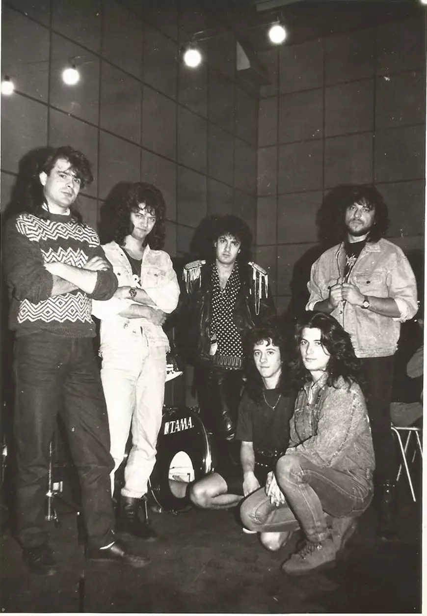 EXCLUSIV/ Gabi Nicolau ”Guriță”, solistul trupei Krypton, e în pauză o lună! Operat pe corzile vocale