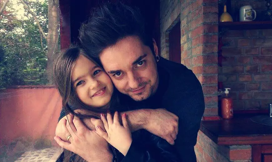 Așa tată, așa fiică! Ambra, fetița lui Călin Pop, pe scenă alături de legendarul solist