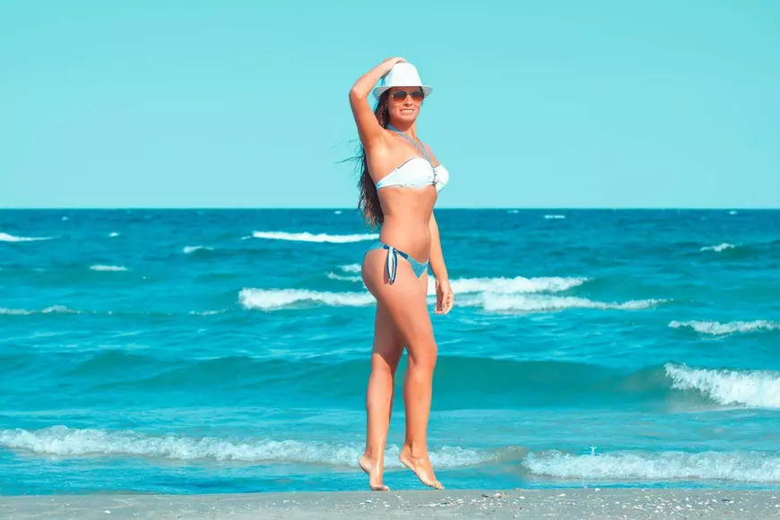 EXCLUSIV/ Folclorul contraatacă! ”Mândruța” Daniela Ploia, fără brâu și fără ie!