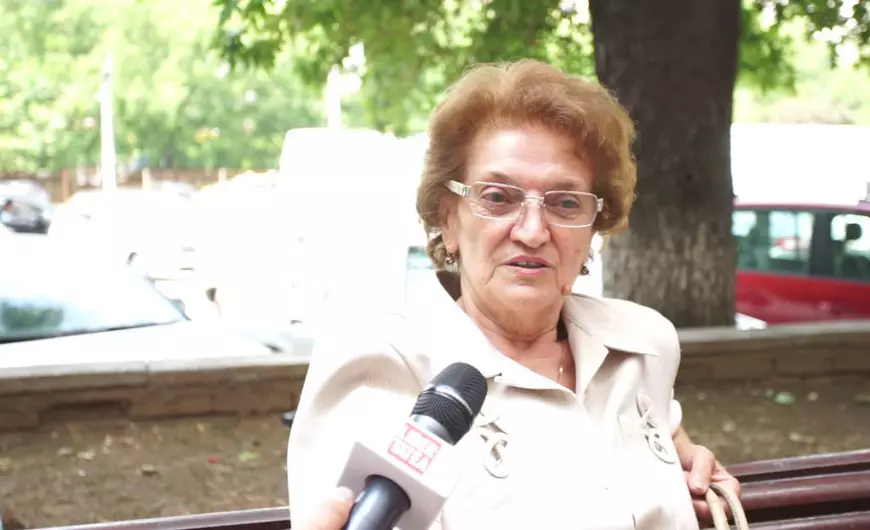 VIDEO/ Cum își amintesc românii defilările de pe stadioane și miile de ore de pregătiri de dinaintea lor.  23 august, Ziua corvoadei Naționale