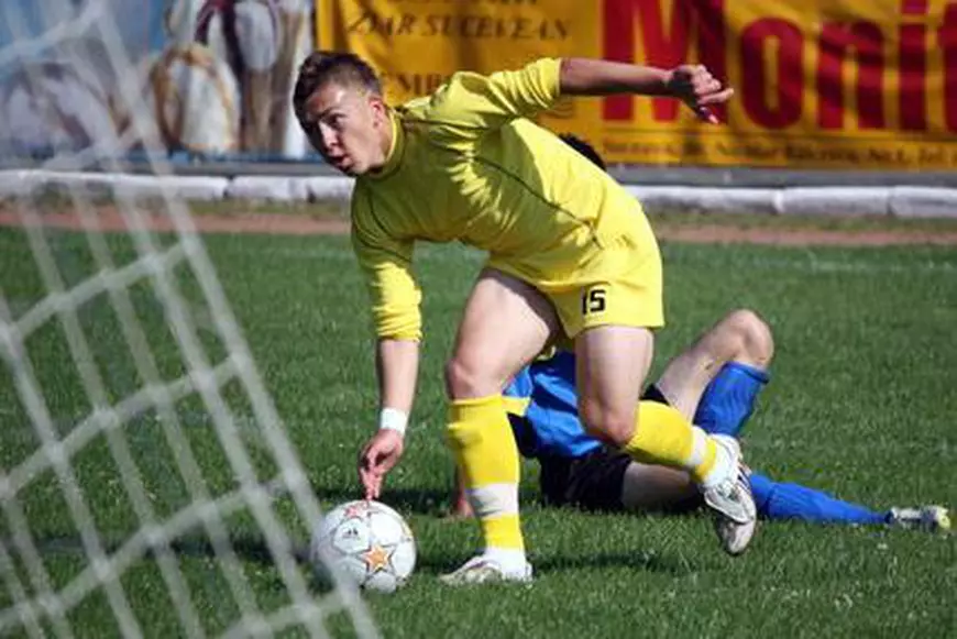 Cătălin Golofca a debutat la FCSB. În urmă cu 5 ani, fotbalistul a fost operat de ligamente încrucișate și peroneu / GALERIE FOTO