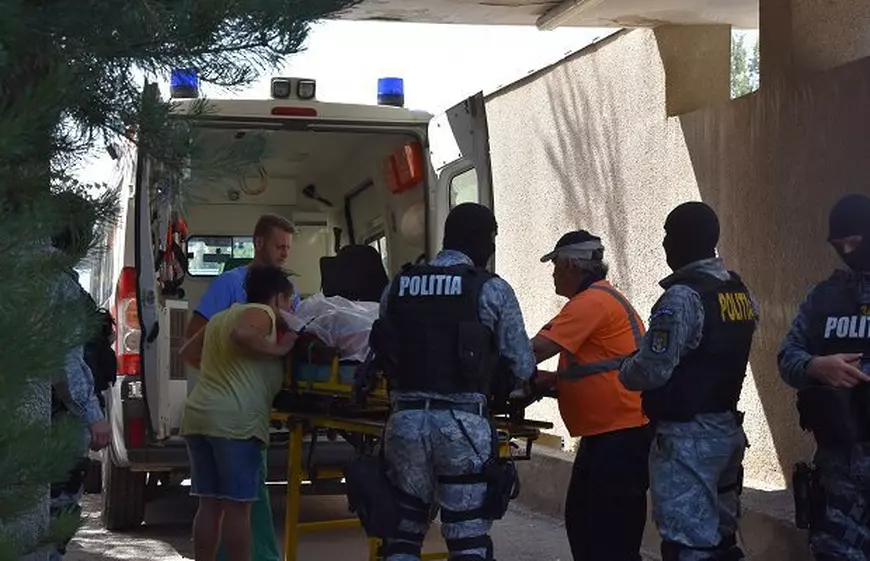 Spitalul din Reșița e păzit de mascați. Aproape 100 de rude ale victimelor accidentului din Bocșa fac scandal la unitatea medicală