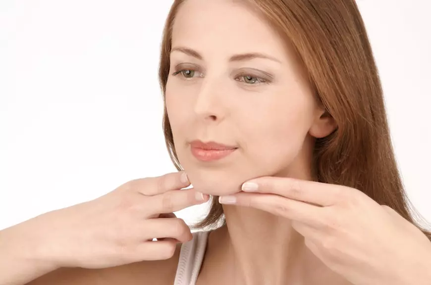 Soluții pentru a reintra în formă, după izolare! Poți să scapi de bărbia dublă fără operație