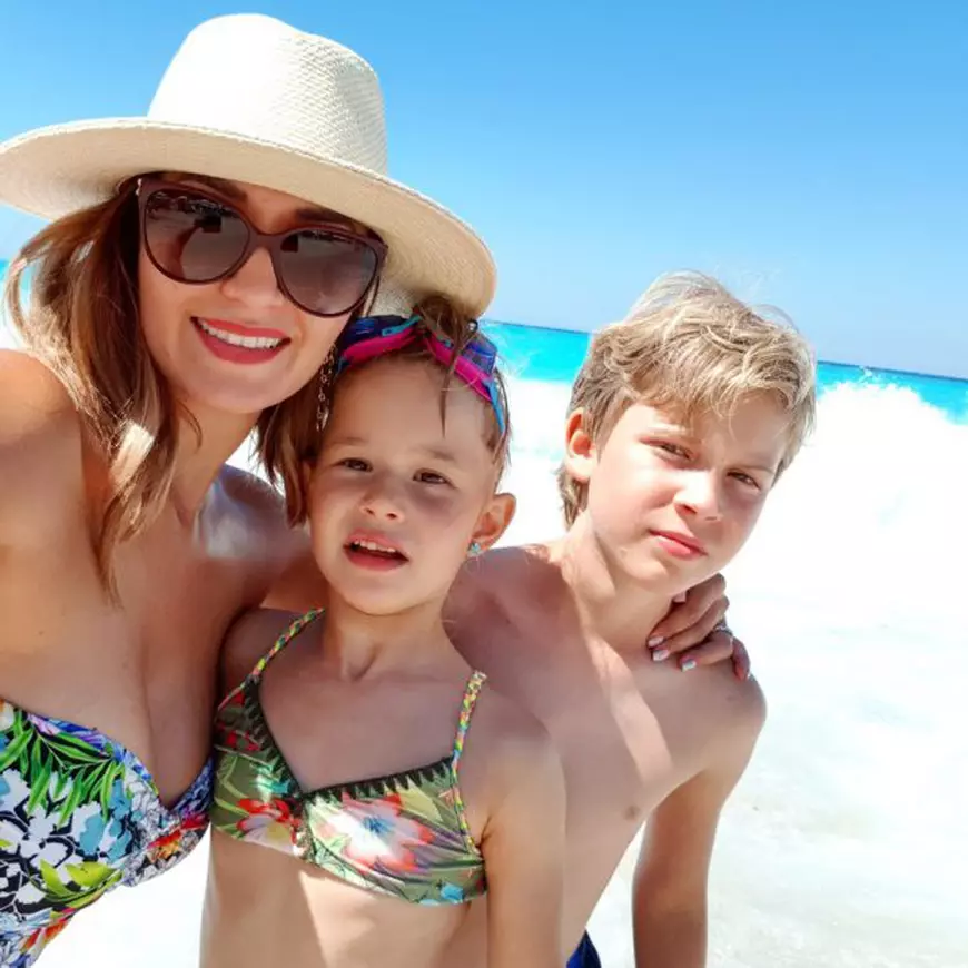 Ela Crăciun, vacanță în Grecia alături de cei doi copii