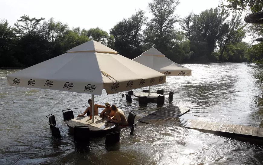 Europa se confruntă cu cea mai caldă vară din ultimii zece ani. Temperaturile au ajuns la 44 de grade Celsius