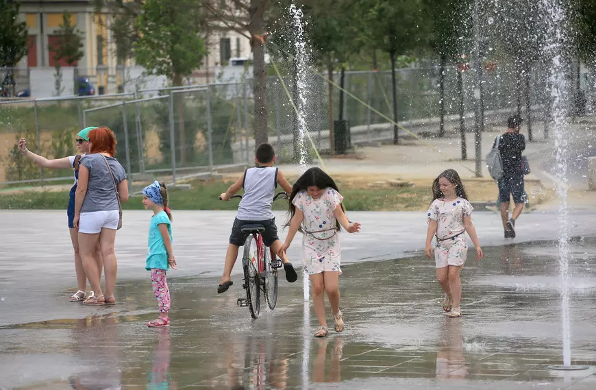 Europa se confruntă cu cea mai caldă vară din ultimii zece ani. Temperaturile au ajuns la 44 de grade Celsius