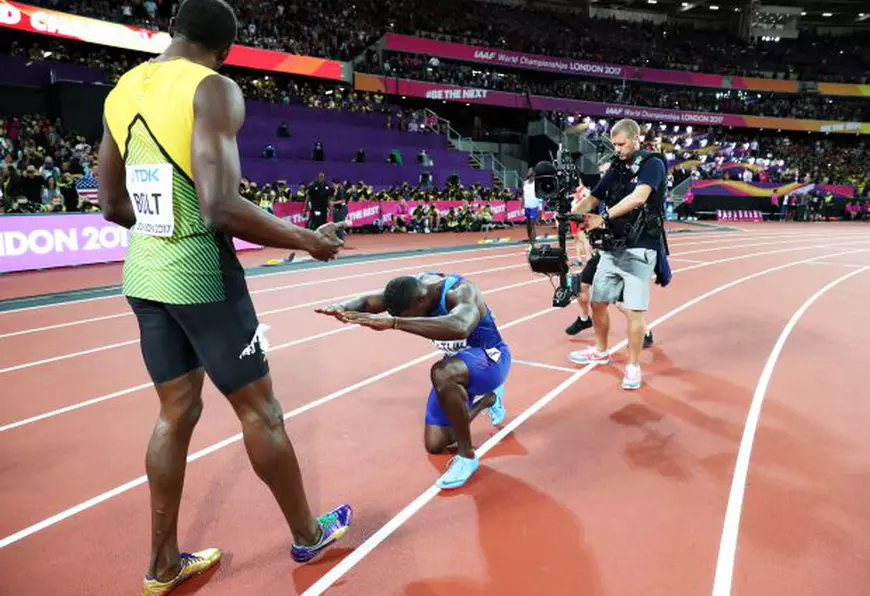Usain Bolt, pe buzele și în inimile tuturor. Victoria lui Justin Gatlin parcă nici n-a fost, toți i se închină regelui! GALERIE FOTO