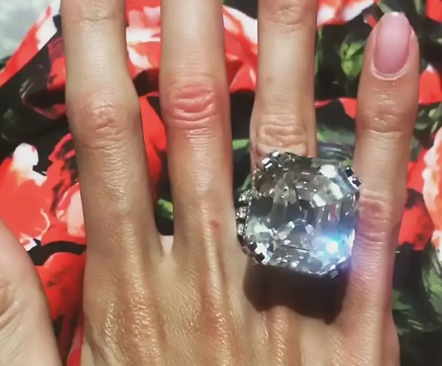 Nuntă extravagantă în Rusia. Un om de afaceri s-a căsătorit cu un model într-o ceremonie de lux | FOTO