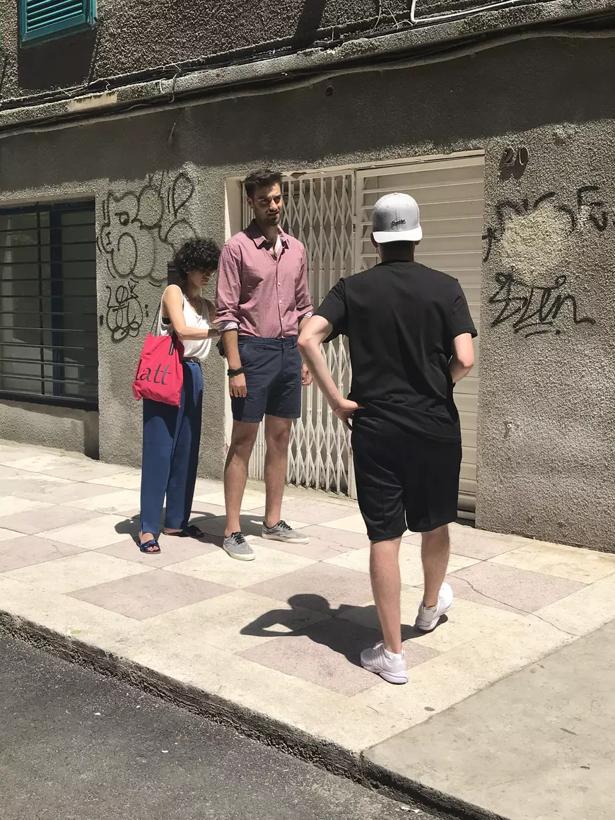 FOTO EXCLUSIV/ Liviu Teodorescu, la un pas de deshidratare din cauza caniculei. „Arta cere sacrificii”