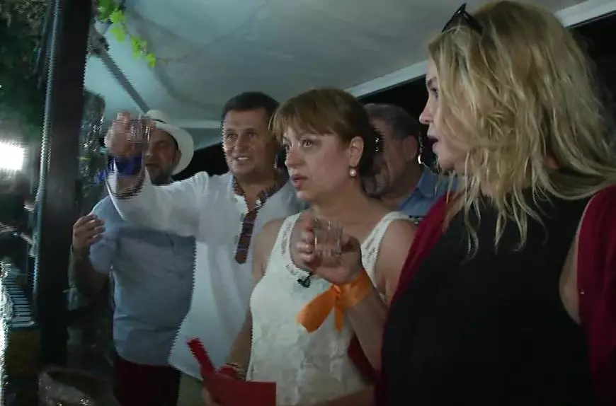 Nea Mărin, învins de Adriana Trandafir într-un concurs de băut tsipouro, la ”Aventură cu 4 stele”