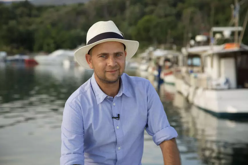 EXCLUSIV | Cosmin Seleși a avut parte de o petrecere surpriză în Grecia. Aniversare în deplasare