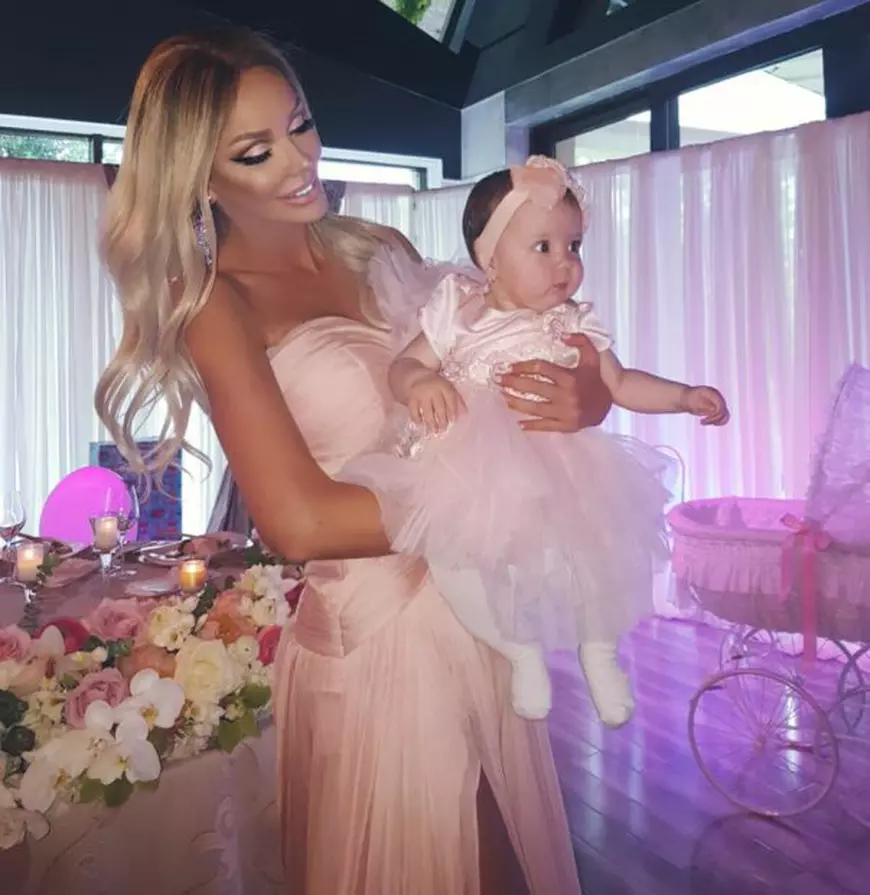 VIDEO EXCLUSIV/ Bianca Drăgușanu și Andreea Mantea, mămici asociale. Nu și-au făcut prietene noi la locurile de joacă ale copiilor