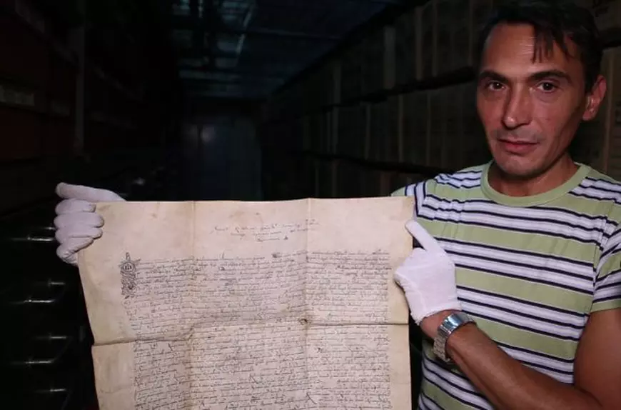 DOCUMENTAR/ Secretele din Arhivele Naționale. Cărți cu blesteme și un hrisov lung de 3,5 metri / VIDEO