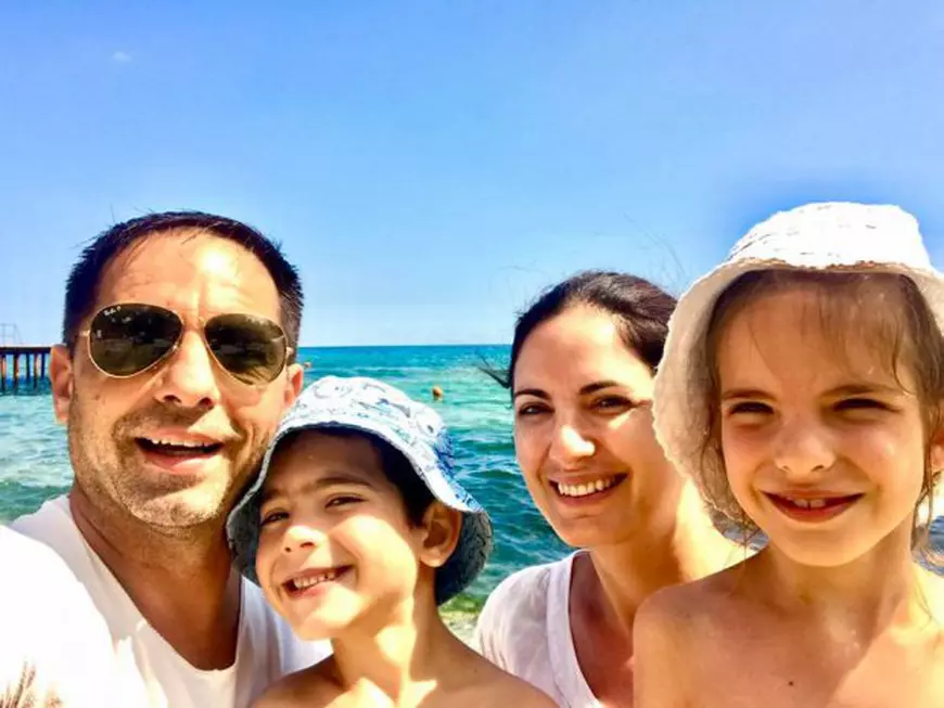 Dan Negru, selfie alături de familia lui. “Pun rar poze cu ei pe aici”