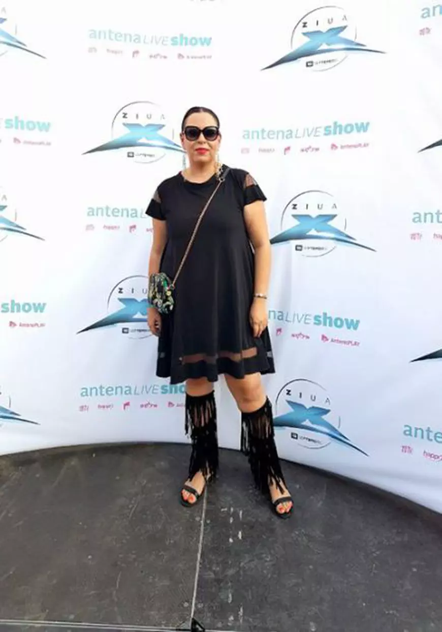 Oana Roman a purtat cea mai sexy rochie la eveniment. Detaliul pe care fanii l-au observat imediat. “Nu se potrivesc deloc”