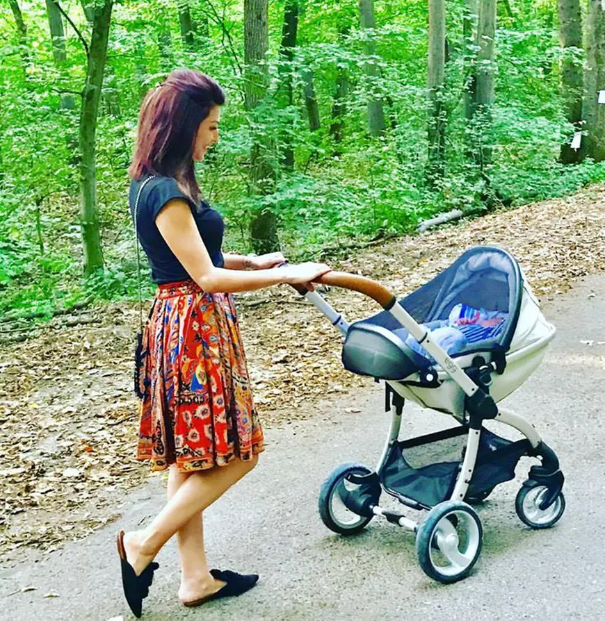 Ilinca Vandici și-a scos băiețelul la plimbare. Ce au observant fanii în imagine.