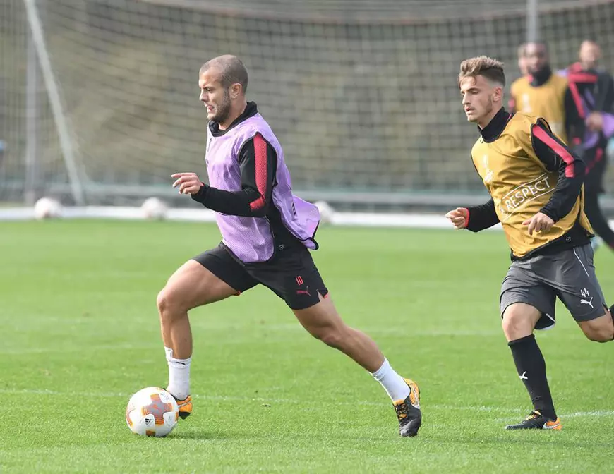 Juniorul Vlad Dragomir, convocat de Arsene Wenger în lotul lui Arsenal pentru partida cu BATE din Europa League