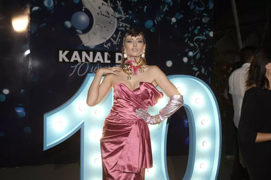 VIDEO EXCLUSIV | Iulia Albu creează bijuterii pentru Raluca Bădulescu. ”Îi plac pentru că sunt extravagante!”