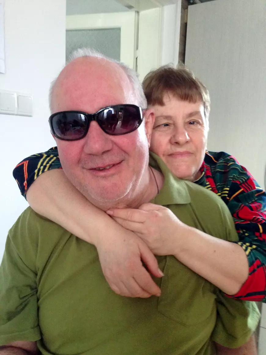 EXCLUSIV/ George Nicolescu, solistul orb, și-a vizitat familia în Spania. ”Nu știu cum arată nepoții mei, dar îi simt!”